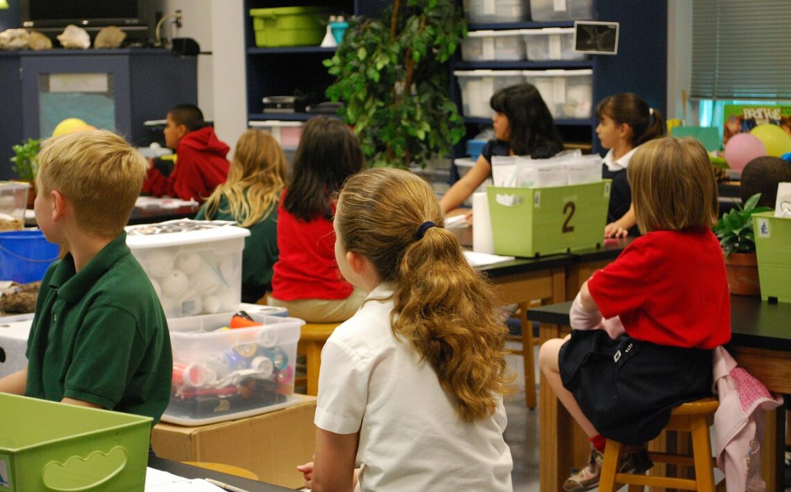 Do you need a degree to teach English in Spain?